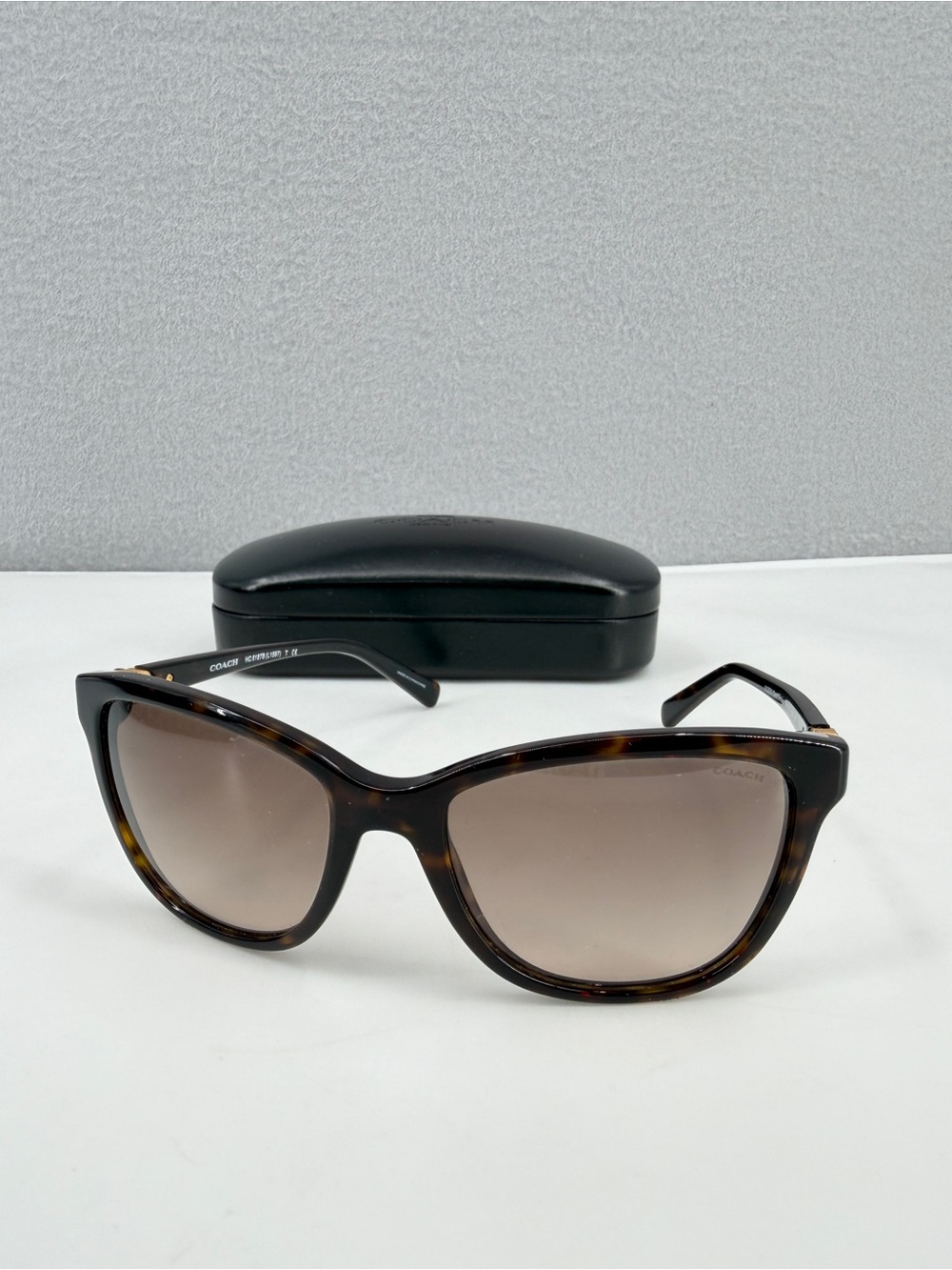Coach Dark Tortoise Womens Sunglasses HC8187B  L1597 5120D0 54 17 135 Hard Case